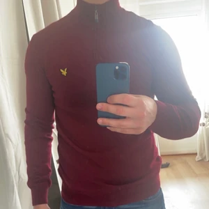 Tröja med krage från lyle and scott S - Stor i storleken, sitter som M, aldrig använd 