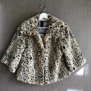 Mjuk fluffig jacka med leopardmönster - Frakt tillkommer❤️