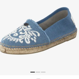 Odd molly skor - Vad: Odd molly skor Storlek: 37 Skick: Använda en handfull gånger och i fint skick. 