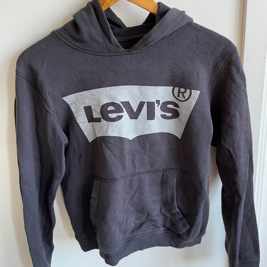 En Levis hoddie