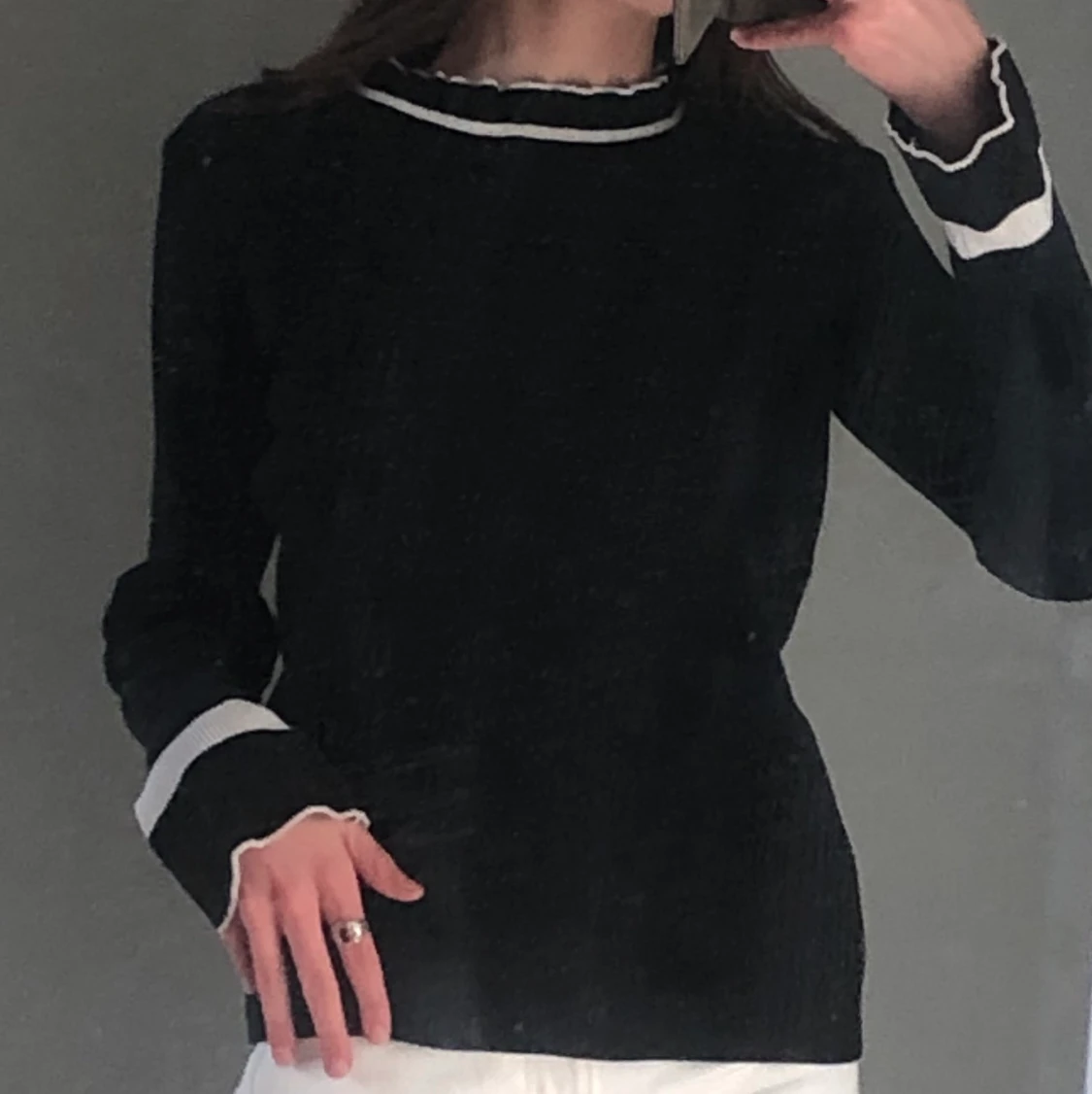 Tröja med utsvängda armar och krage - 91