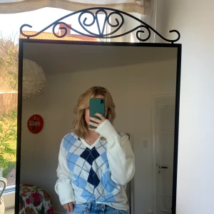 Shekou Argyle Tröja - Super söt argyle print tröja, mjuk material, nästan aldrig använd! 