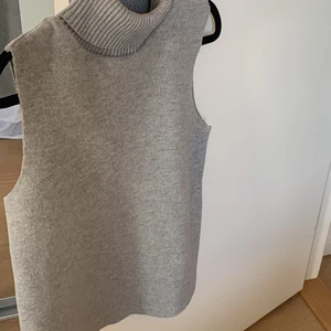 Zara topp - Grå stickad topp med krage från zara💕🙌🏼🙌🏼