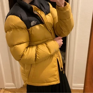 The North Face jacka - Den perfekta nya vårjackan från The North Face. Köpare står för frakt 💛
