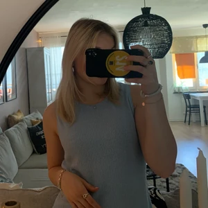 Mango linne - Ett ljusblått fint linne från mango i storleken M, Originalpris 249kr, säljer för 99kr exklusive frakt 