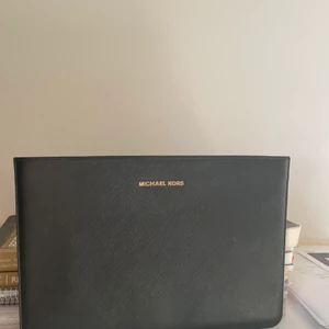 DATORFODRAL MICHAEL KORS - Fint skick. 