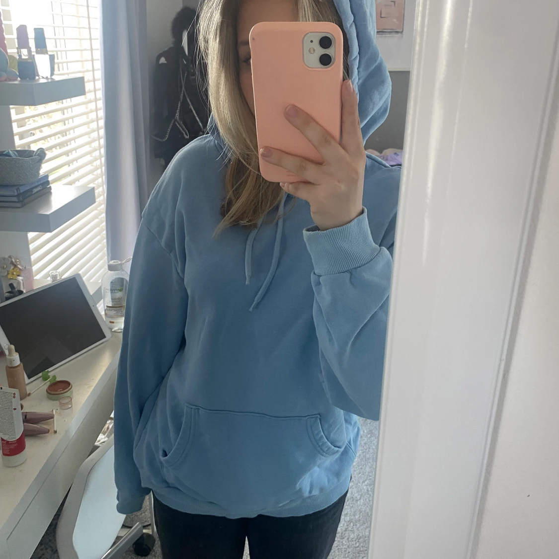 Blå hoodie