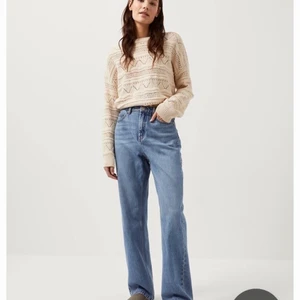 Jeans stl 34 - Highwasted straightleg jeans i STL 34 från Kappahl, nypris 499. I nyskick, använt få gånger. Säljer dem eftersom dem har blivit lite korta på mig och använder Inge längre.                                                                Frakt inåt i priset📦💗                                       Betalning sker via Swish✅💗