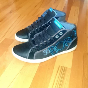 Björn Borg Sneakers skor!  - Björn Borg Sneakers skor. STL 44.  Perfekta för sommaren i fint skick. Finns ej i många exemplar.  Nypriset var 1699:-