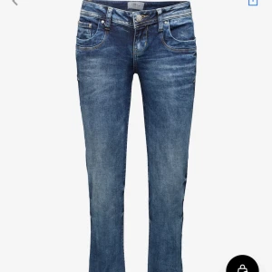 Jeans  - Säljer dessa jeans jätte fina!