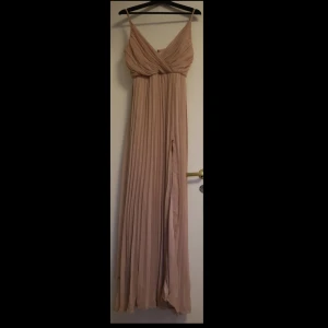 Långklänning  - Storlek: S Använd sparsamt 