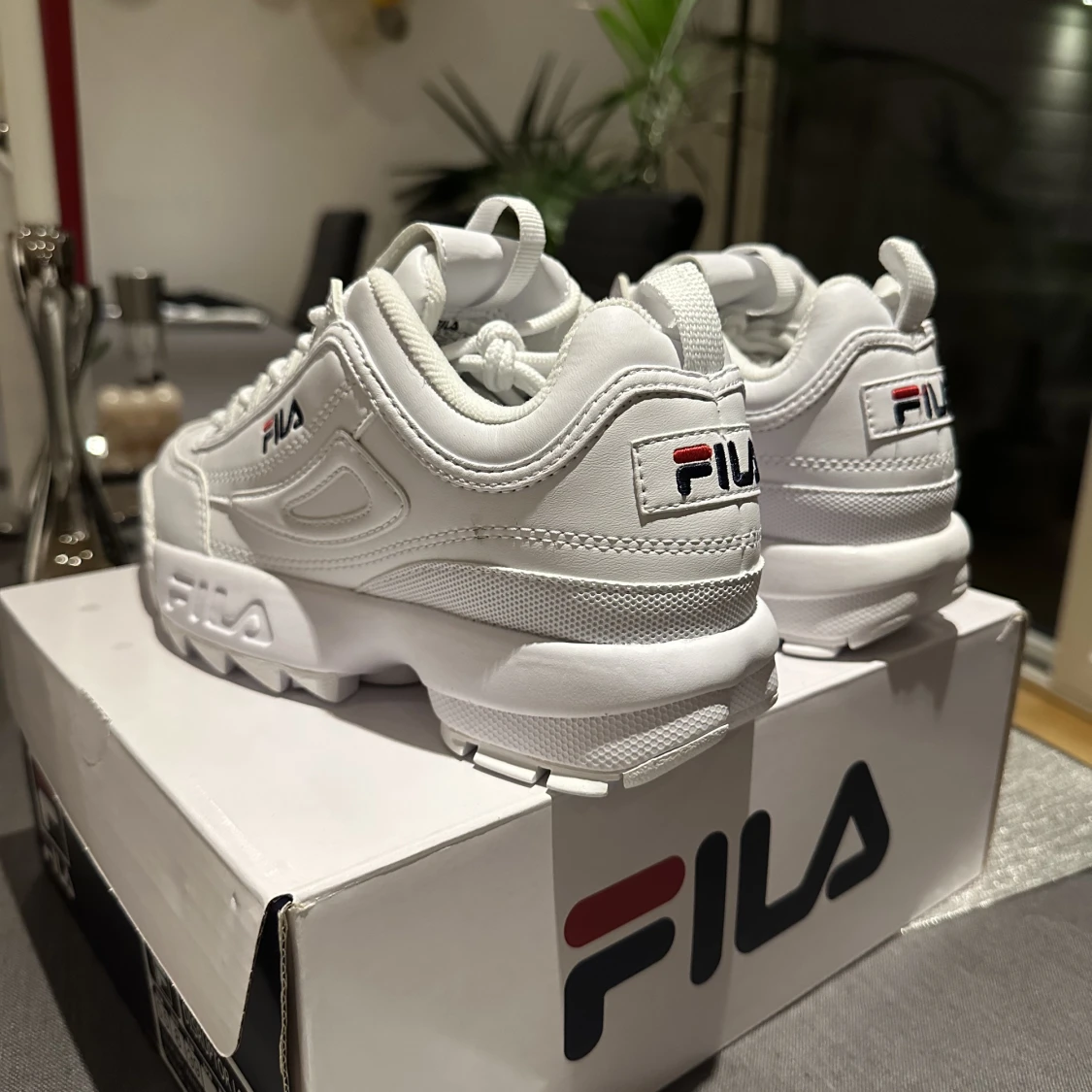 Fila Low Top Sneakers - 90