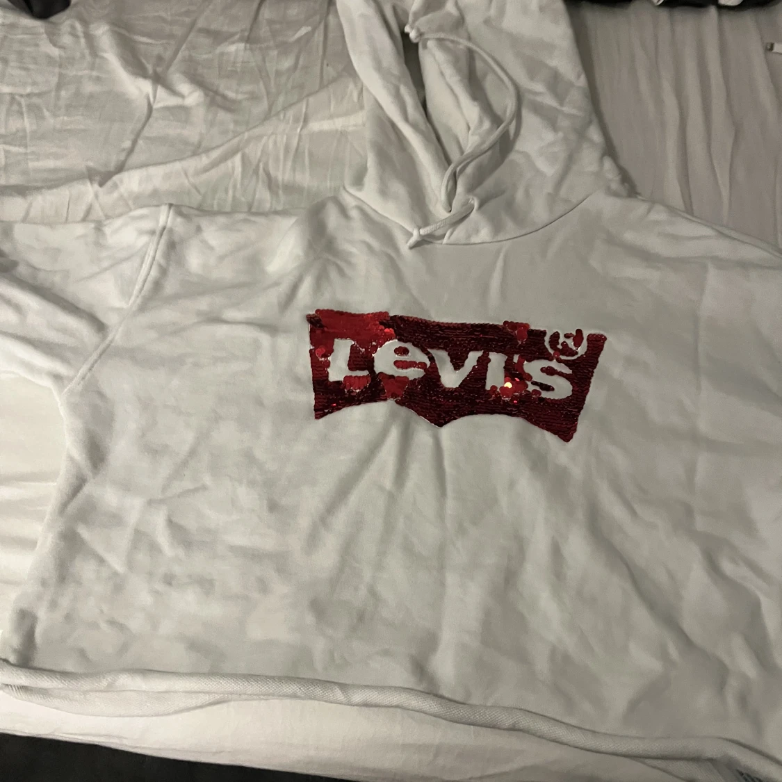 Hoodie med dragpaljetter - 90