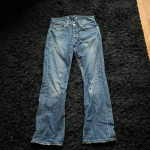 Bra skick levis jeans, modellen är 512 och är köpta på plick. Dem är straight fit