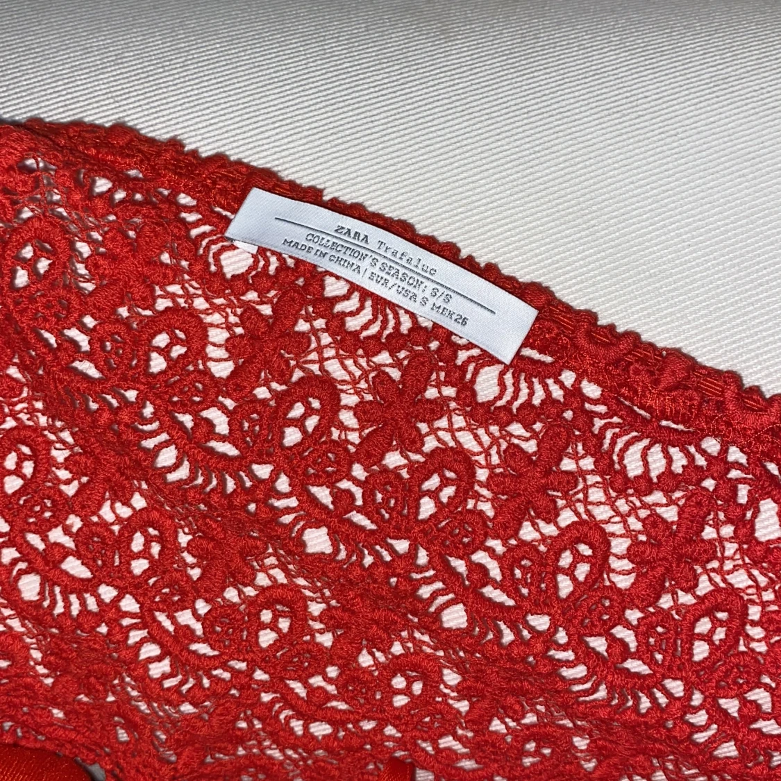 En röd-orange croptop från Zara - 91