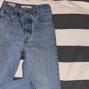 Levis jeans  - Testade en gång!  Nyskick  Rak modell
