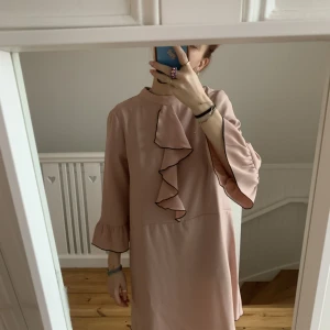 Zara klänning  - Zara klänning i storlek S