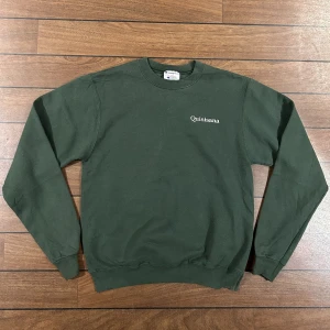 Champion Quisisana Sweatshirt - Snygg champion Sweatshirt i storlek S! Bara att skriva om du undrar över något