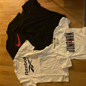 Träning T-Shirt. Nike och Reebok  Köpare står för frakt Alla för 250  En för 50