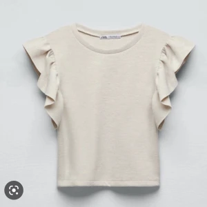 Stickad topp - Säljer min superfina populära stickade topp ifrån zara då den ej kommer till användning. Använd max 3 gånger och är i toppen skick. Jätteskönt material och strl S. Köparen står för frakt! 🙌🏼
