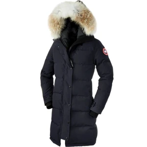Canada Goose Shelburne - Canada Goose Shelburne Svart storlek S.  Säljer för 5000 kr. Helt ny, knappt använd. Skriv för fler bilder. 