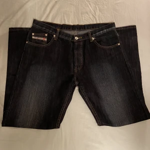 Diesel Jeans - Säljer mina diesel jeans pga att de är för stora:/ Dem är i bra skick och sällan använda, och är i 100% bomull😄