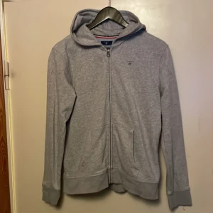 Gant strl 170 zip hoodie - Huvtröja strl 170(passar ca-s) Fint skick 