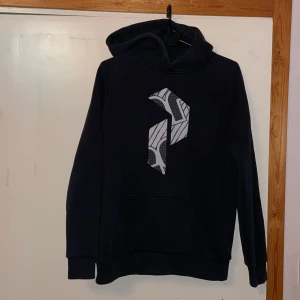 Peak performance strl S huvtröja hoodie - Svart huvtröja strl S Fint skick  