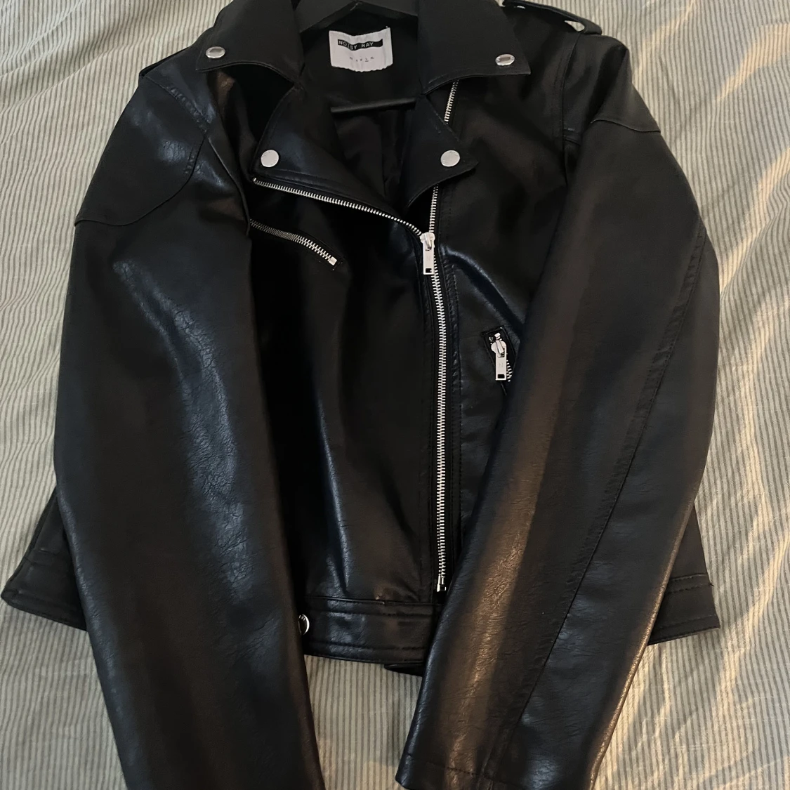 Oanvänd skinn jacka  - 90