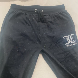  glittrig juicy  -  Helt oanvänd inte ens provad fick den i julklapp och vill inte ha den 