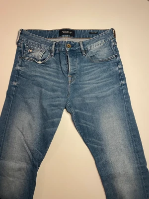 Jeans Scotch & Soda (Ralston) - Blåa Jeans. Märke Scotch & Soda. Storlek W29 L32