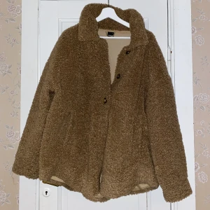 Teddy jacka - Brun Teddy jacka, använd Max 5 gånger