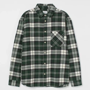 Grön flannel - En grön flannel skjorta i mjukt bomull Rutig  Storlek : S (passar M) Skick: Som ny 