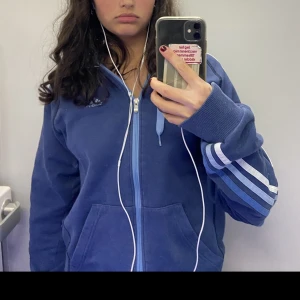 adidas kofta/ zip up hoodie - snygg och skön zipup hoodie från adidas..