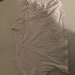 Magtröja - Jättefin t-shirt bra material och bra kvalitet! Superskönt material 