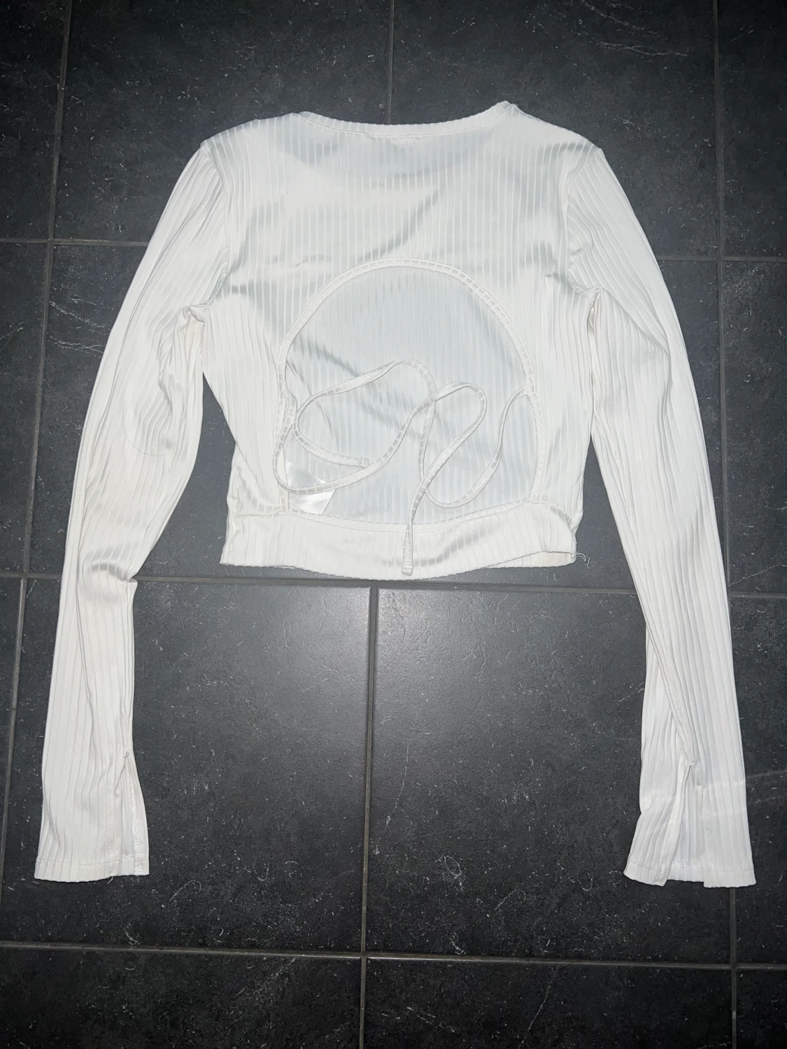 Vit topp med öppen rygg  - 90