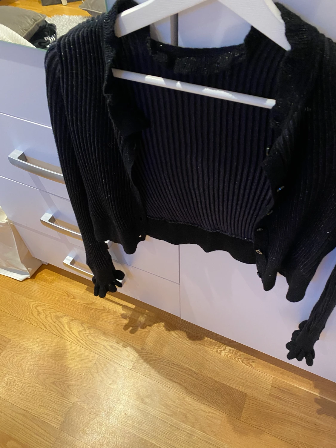 Glittrig croppad kofta - 90