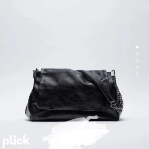 Väska zara - Säljer denna väska från zara då den bara kommit till användning en eller två gånger. 💗