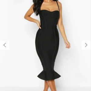 Klänning - Aldrig använd svart bandage klänning 