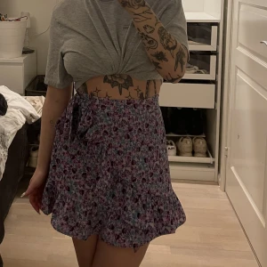 Söt kjol  - Kjol som aldrig är använd! Strl Xs 🧡 Säljer för 60kr