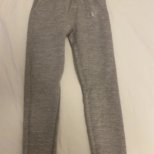 Tights ICIW  - Använda i gång och är i nyskick. Storlek xs men passar en s.