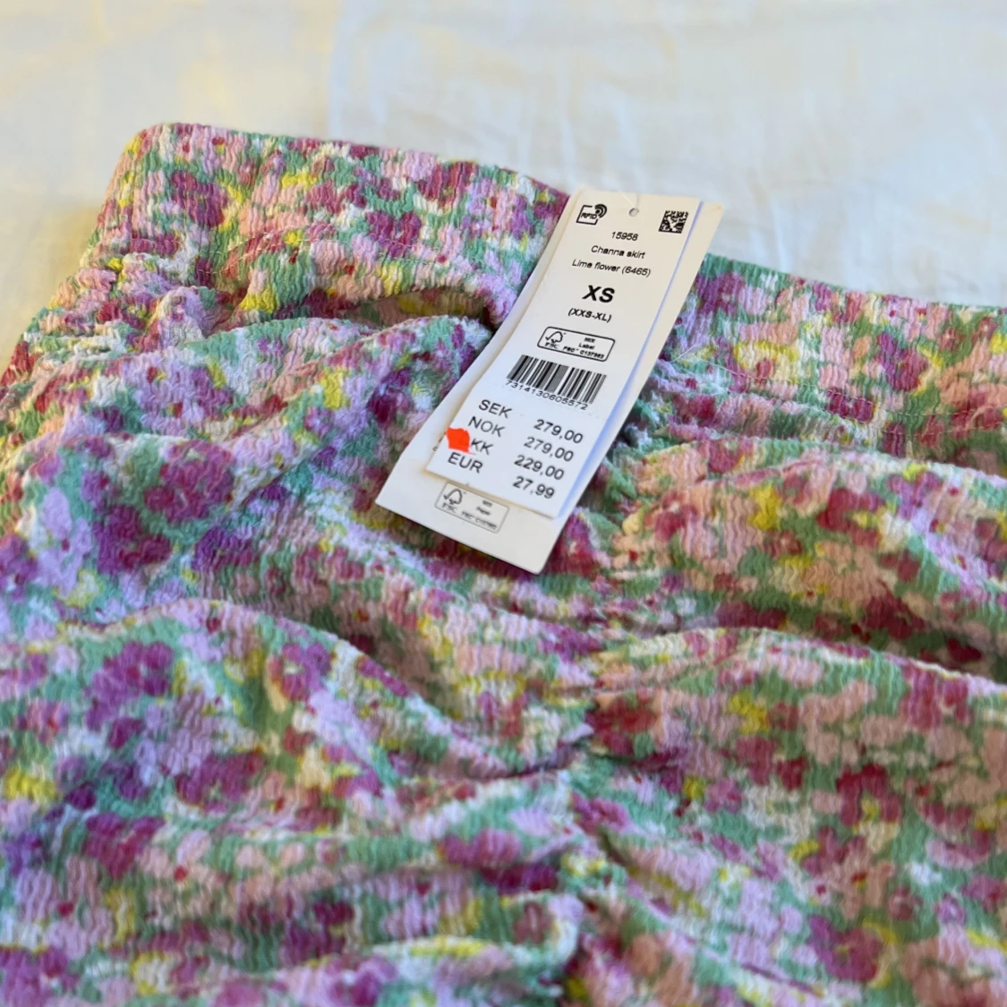 Blommig kjol med snörning - 90