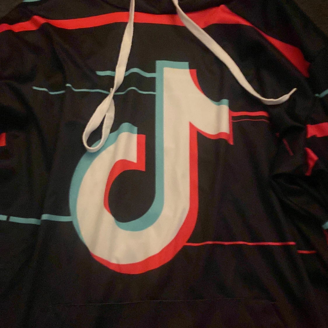 Röd svart TikTok tröja  - 90