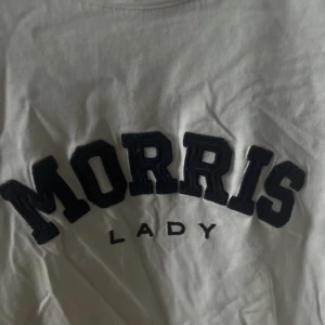 Morris t-shirt - Andvänd ett få tal gånger  Vid köp av denna och en likadan i grön- 250kr för båda 