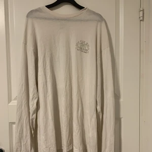 Vit vans tröja  - Beige/ vit vans tröja. Använd ett fåtal gånger