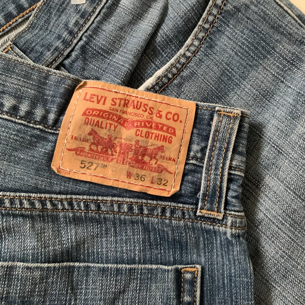 baggy vintage Levis, känns mindre i storleken. Bra skick. Jeans & Byxor.