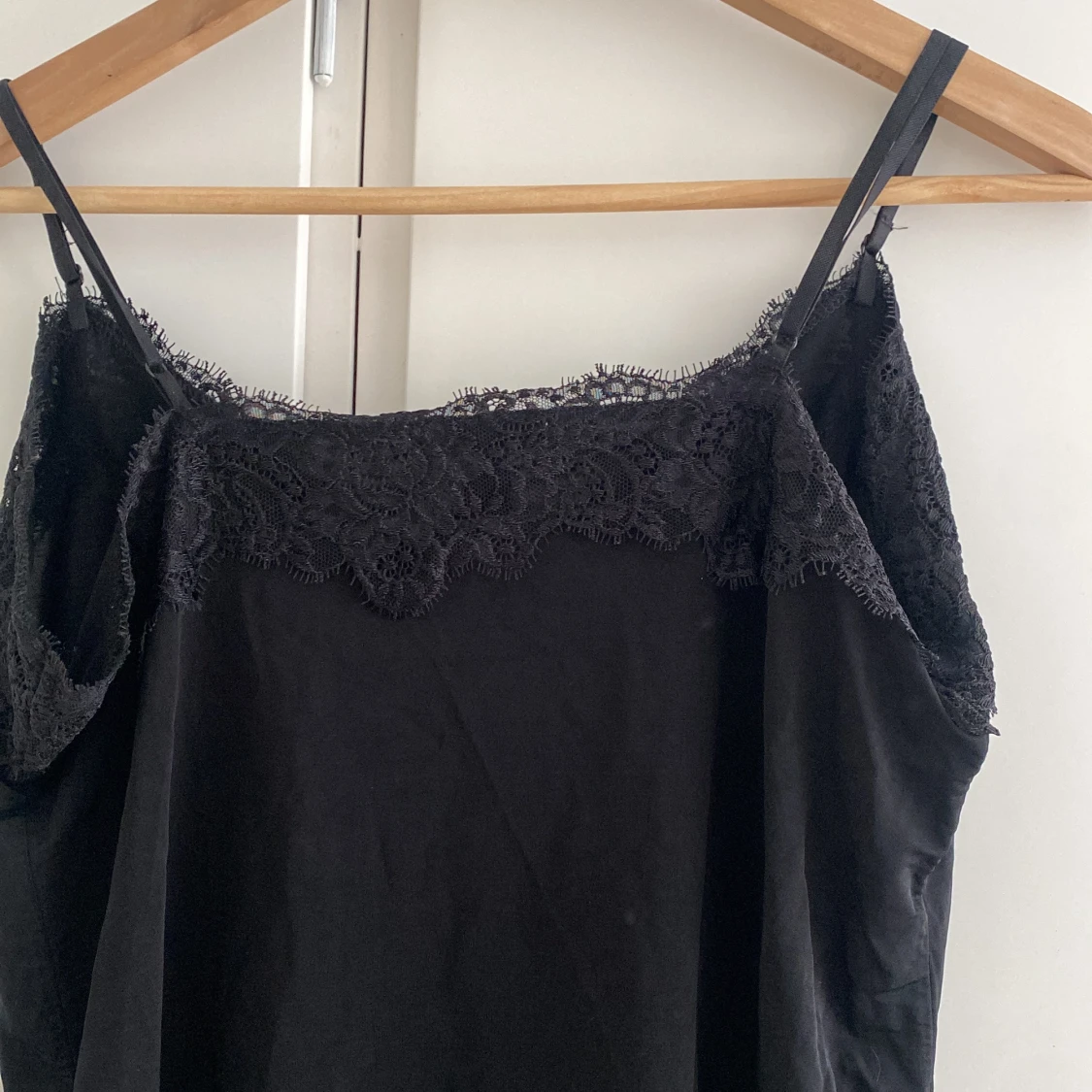 Svart spetslinne - 91