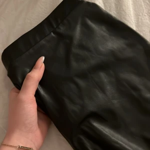 Skinnleggings - Väldigt fint skick på dessa då jag knappt har använt dom! Passar kortare personer!