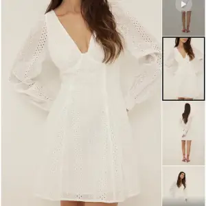 Söker denna superfina vita klänningen i storlek 38-40