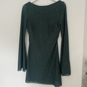 Parthea klänning  - Säljer den populära klänningen ifrån parthea! Helt oanvänd och nypris var 400kr!💗💗💗